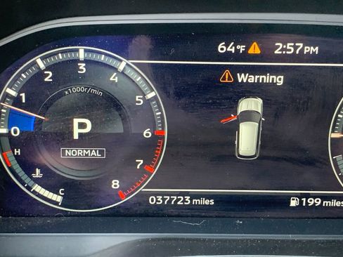 Used 2023 Mitsubishi Outlander SE image 34