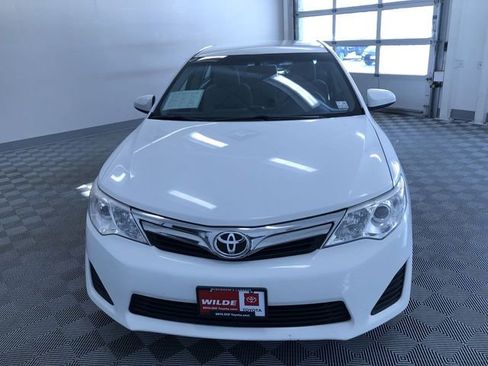 Used 2014 Toyota Camry LE image 15