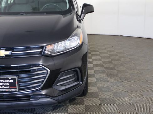 Used 2018 Chevrolet Trax LS FWD image 11