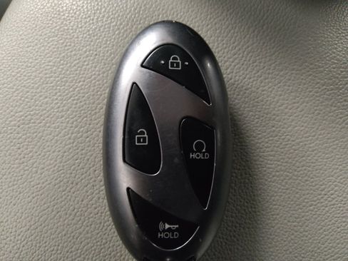Used 2025 Hyundai Elantra Limited FWD image 32