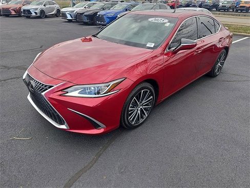Certified 2025 Lexus ES 300h w/ Premium Package image 7