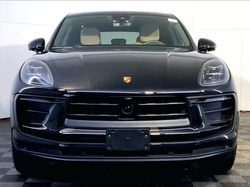 Used 2025 Porsche Macan image 10