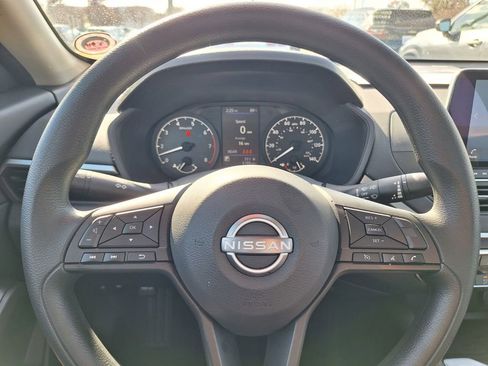 Used 2025 Nissan Altima 2.5 S image 19