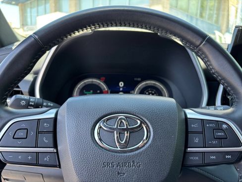 Used 2025 Toyota Highlander XSE AWD/4WD image 29