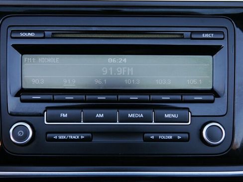 Used 2013 Volkswagen Beetle 2.5 image 20