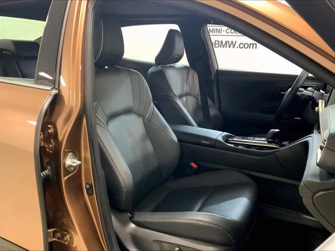 Used 2025 Toyota Crown Limited w/ Advanced Technology Package image 8