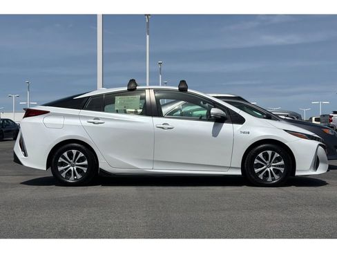 Certified 2022 Toyota Prius Prime XLE FWD image 3