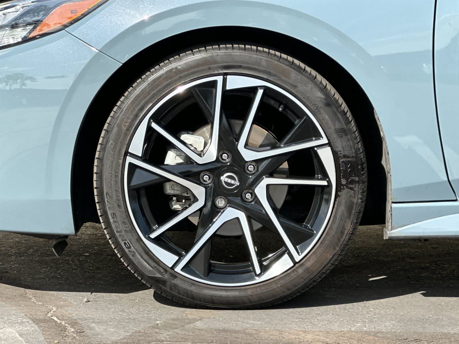 Used 2024 Nissan Sentra SR w/ SR Premium Package FWD image 26