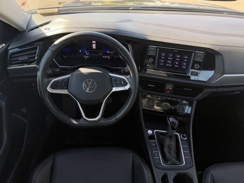 Used 2024 Volkswagen Jetta SE image 10