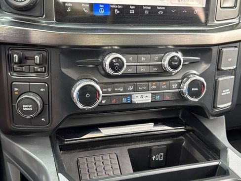 Used 2024 Ford F350 Lariat w/ Lariat Ultimate Package AWD/4WD image 19