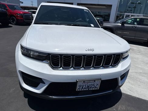 Used 2025 Jeep Grand Cherokee Laredo X RWD image 6