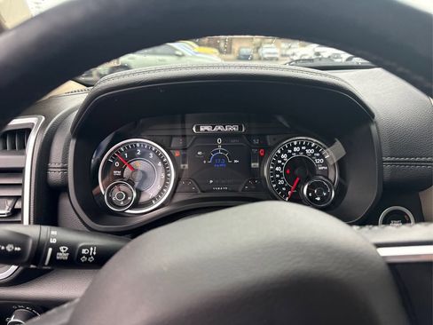 Used 2019 RAM 1500 Laramie AWD/4WD image 13