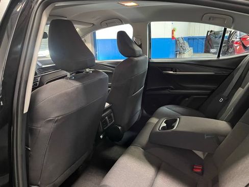 Used 2025 Toyota Camry LE FWD image 17