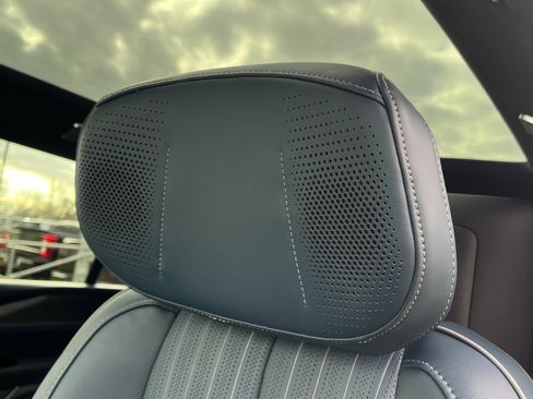 Used 2025 Cadillac Escalade IQ Luxury 2 image 33