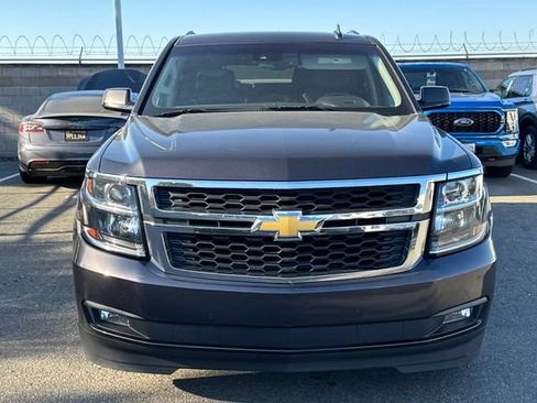 Used 2015 Chevrolet Suburban LT w/ Luxury Package RWD image 3