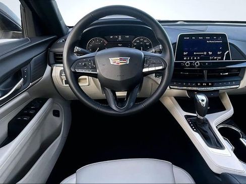 Used 2025 Cadillac CT4 Luxury image 8