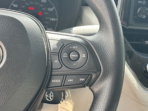 Used 2023 Toyota Corolla Cross L FWD image 19
