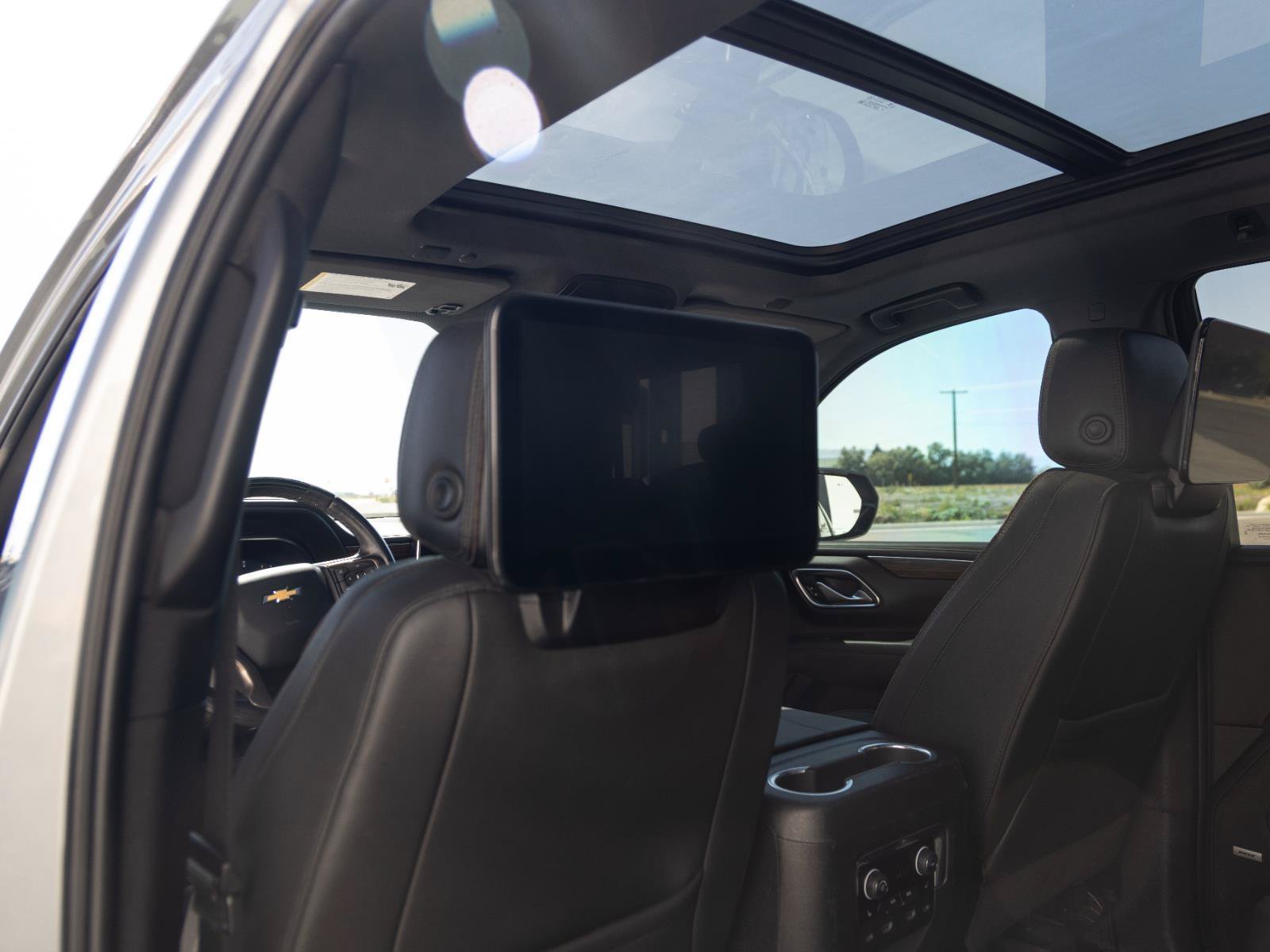 Used 2024 Chevrolet Tahoe High Country w/ Advanced Technology Package AWD/4WD image 28