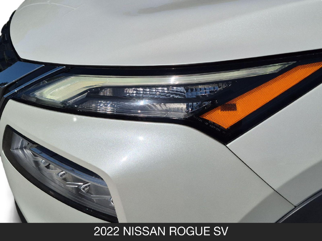 Certified 2022 Nissan Rogue SV FWD image 10