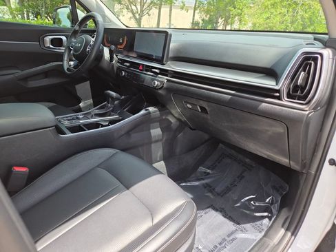 Used 2025 Kia Sorento S w/ Panoramic Sunroof Package FWD image 14