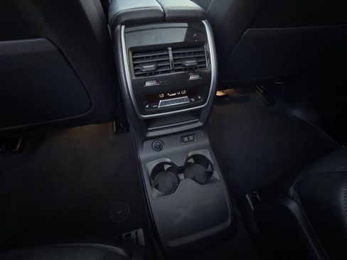 Used 2022 BMW X7 M50i AWD/4WD image 32
