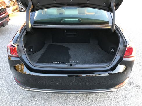 Used 2023 Lexus ES 300h w/ Premium Package image 27