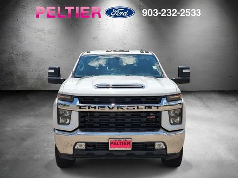 Used 2022 Chevrolet Silverado 2500 LT w/ Convenience Package AWD/4WD image 2