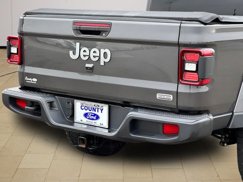 Used 2021 Jeep Gladiator Overland w/ LED Lighting Group AWD/4WD image 40