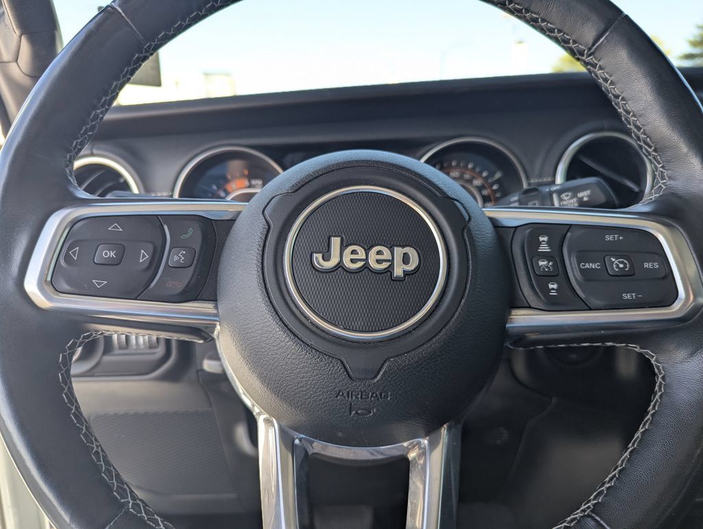 Used 2021 Jeep Wrangler Unlimited Sahara AWD/4WD image 19