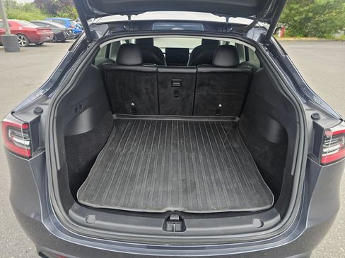 Used 2021 Tesla Model Y Long Range AWD/4WD image 18