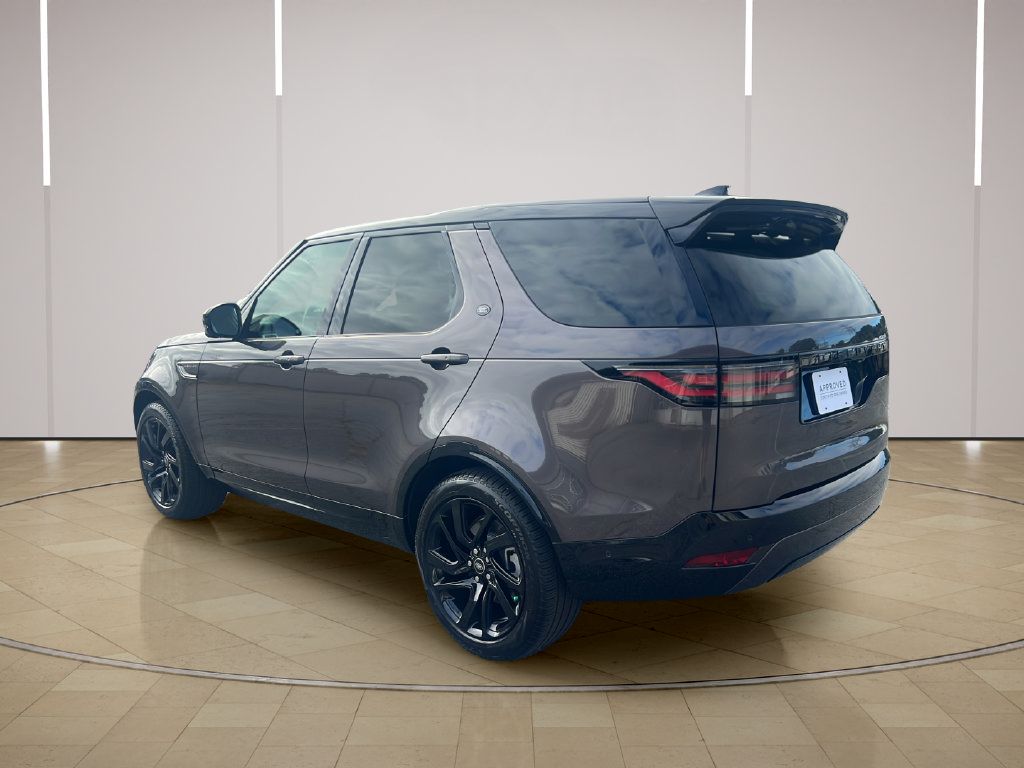 Used 2025 Land Rover Discovery Dynamic SE AWD/4WD image 3