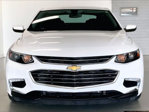 Used 2017 Chevrolet Malibu LT FWD image 6