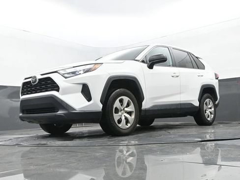 Used 2023 Toyota RAV4 LE FWD image 12