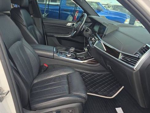 Used 2020 BMW X7 M50i AWD/4WD image 16