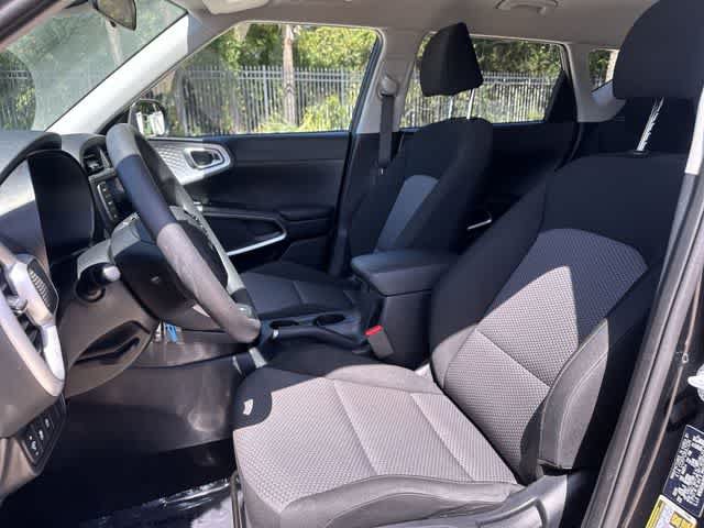 Used 2024 Kia Soul LX w/ Option Group 015 FWD image 23