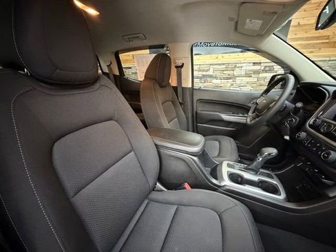 Used 2022 Chevrolet Colorado LT w/ LT Convenience Package AWD/4WD image 16