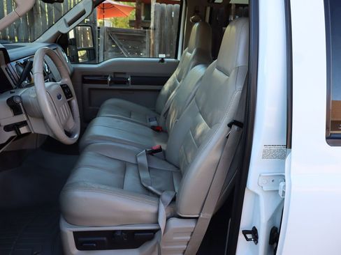 Used 2009 Ford F350 Lariat image 19