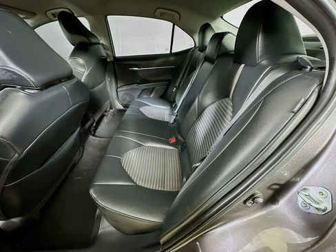 Used 2024 Toyota Camry SE image 14