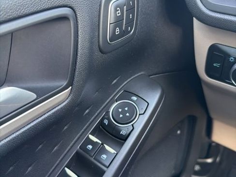 Used 2020 Ford Escape SEL image 16