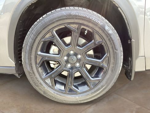 Used 2023 Toyota Highlander LE FWD image 32