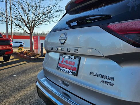 New 2026 Nissan Rogue Platinum image 10
