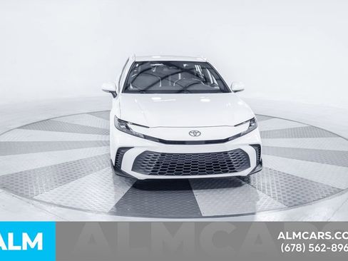 Used 2025 Toyota Camry SE image 15