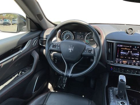 Used 2024 Maserati Levante GT Ultima AWD/4WD image 11