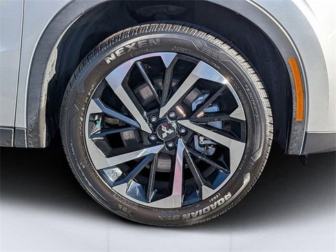 Used 2022 Mitsubishi Outlander SE image 11