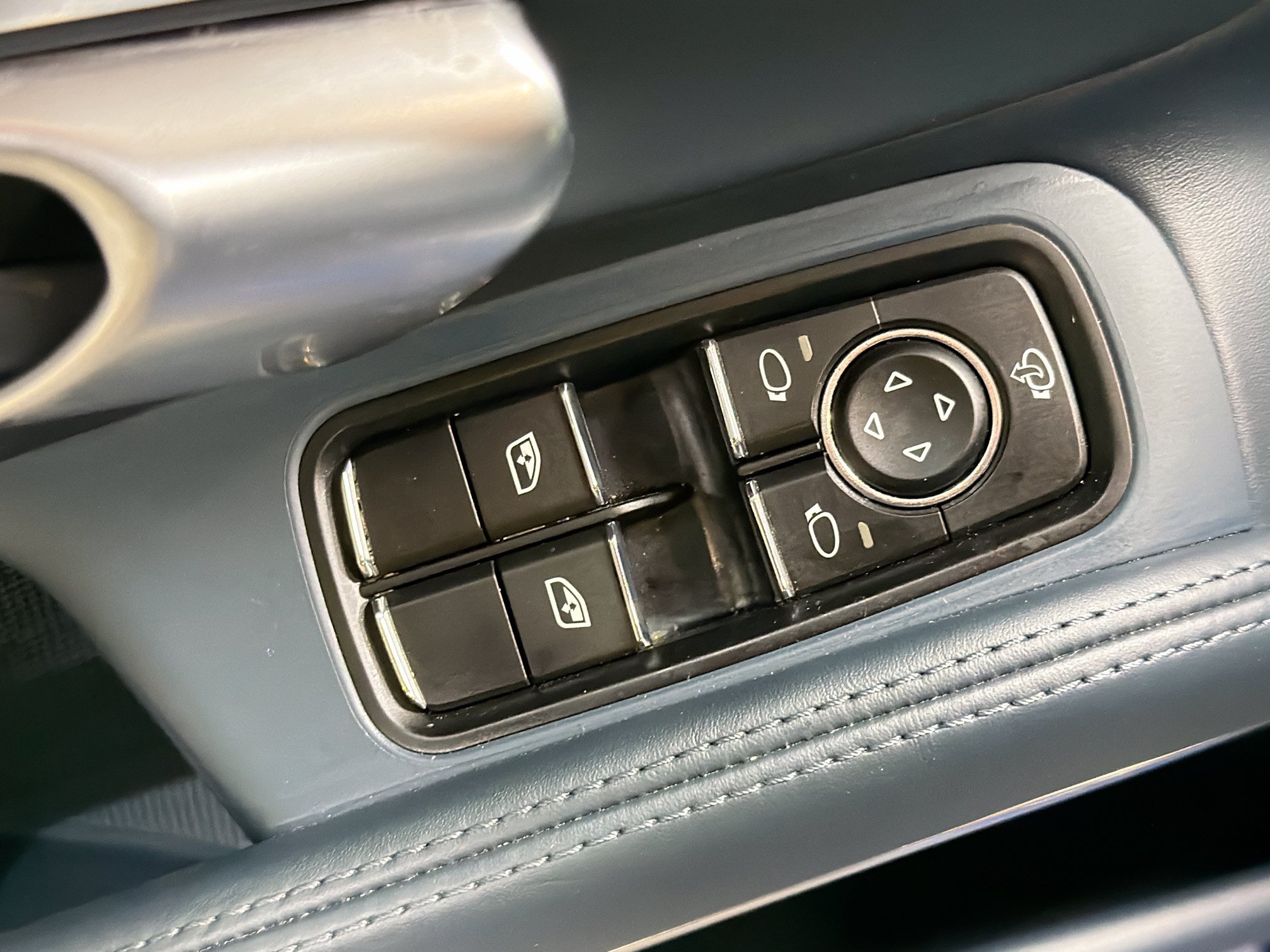 Certified 2024 Porsche 718 Boxster S RWD image 20
