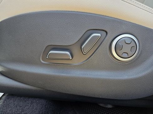 New 2026 Genesis GV70 2.5T AWD/4WD image 19