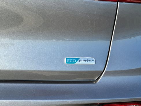 Used 2022 Kia Niro EX image 34