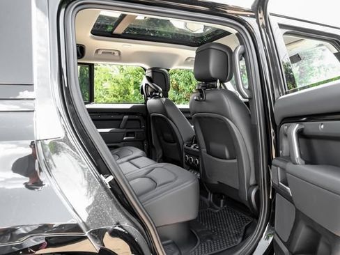 New 2026 Land Rover Defender 110 X-Dynamic SE AWD/4WD image 45