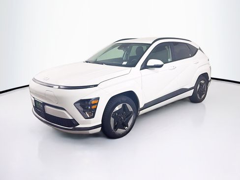 Used 2024 Hyundai Kona SEL FWD image 3