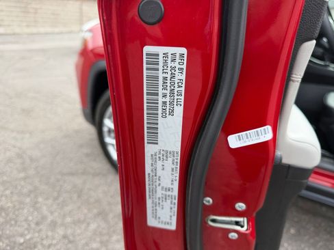 Used 2025 Jeep Compass Limited image 30